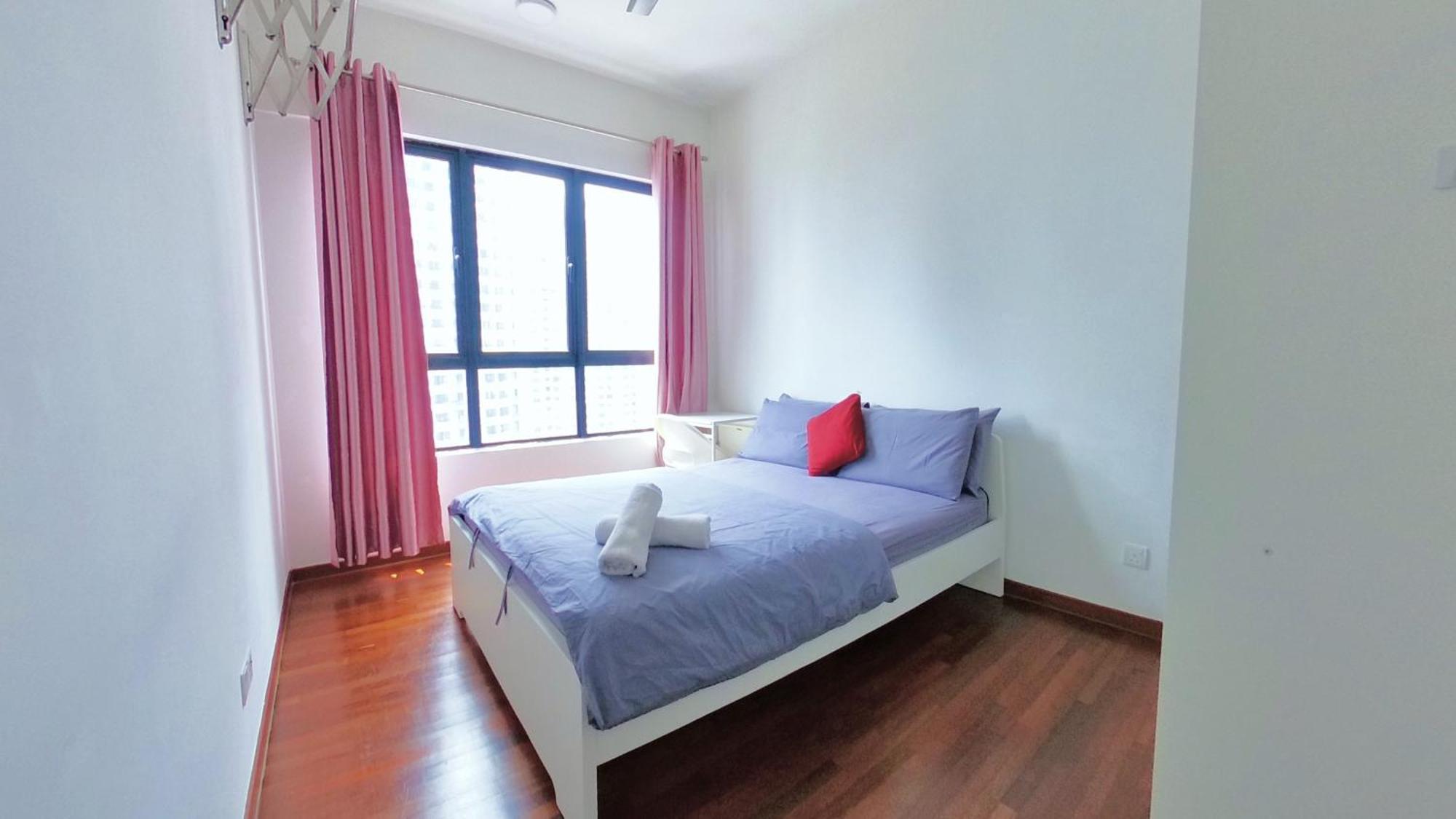 I-city 2r, Free Wifi & 50 Inch Smart Tv, Fit 8pax Apartment