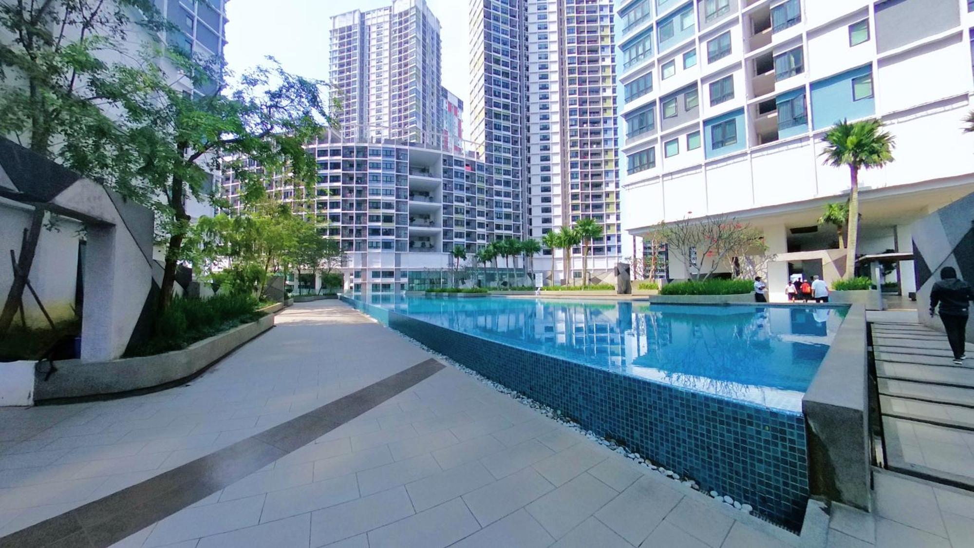 Apartment I-city 2r, Free Wifi & 50 Inch Smart Tv, Fit 8pax *